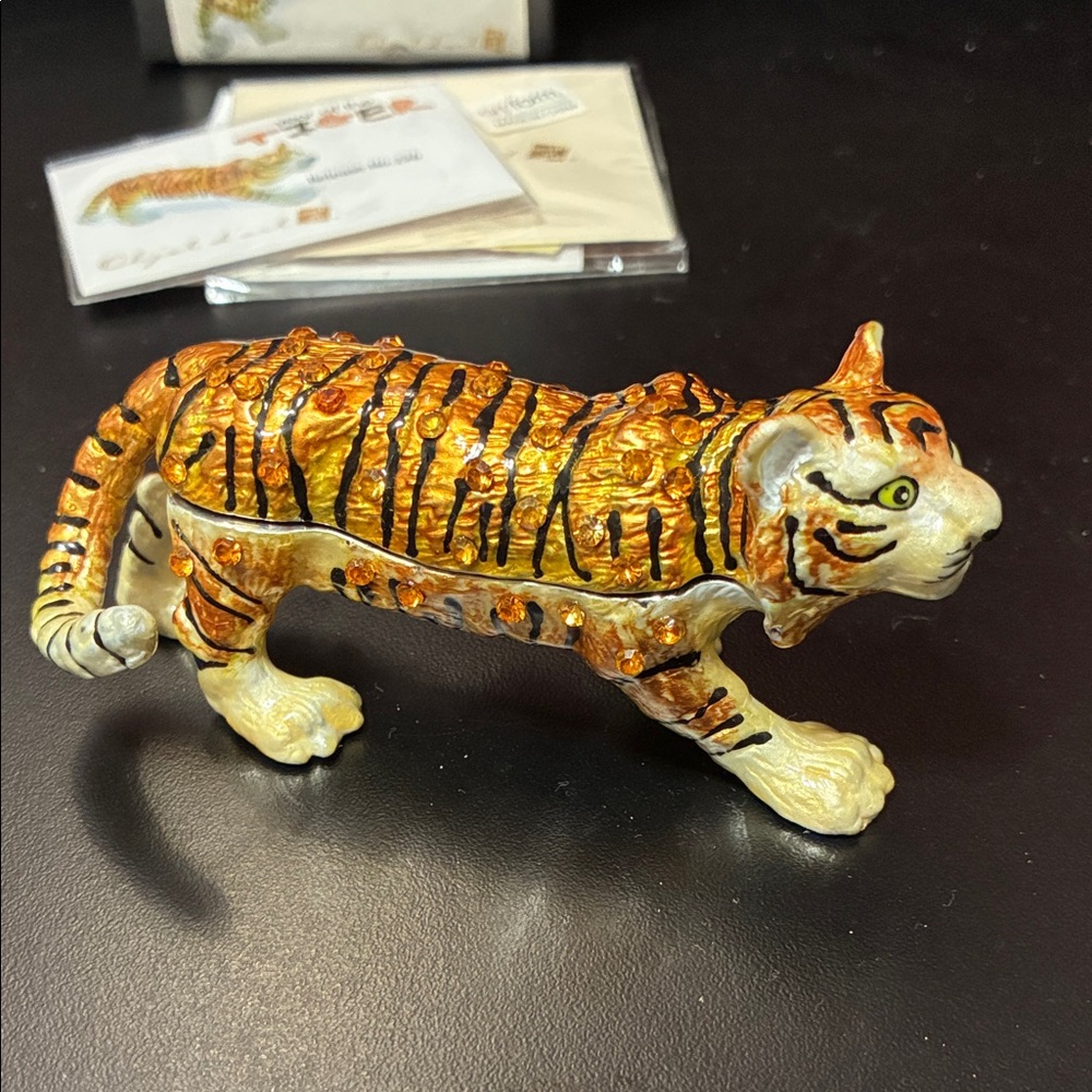 Vintage Art form release No. 226 collectible Year of the Tiger trinket box - Picture 2 of 16
